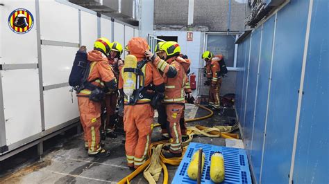 valencia kandila|Incendio en la fábrica de Dulcesol en Gandía: los bomberos .